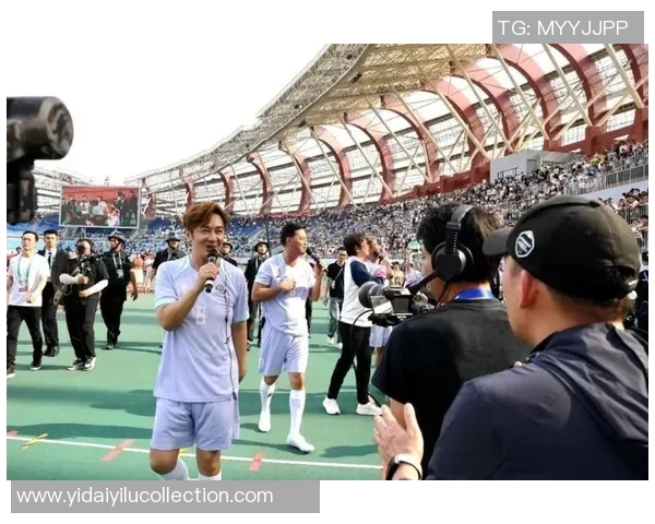 香港足球明星队重聚献唱展现团结精神与热爱足球的激情